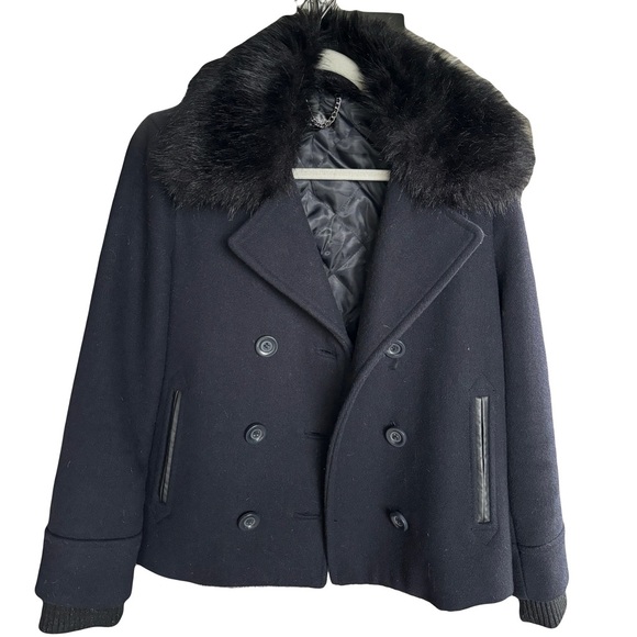 Topshop navy Prescott with faux fur collar. Size 6 - Picture 1 of 2